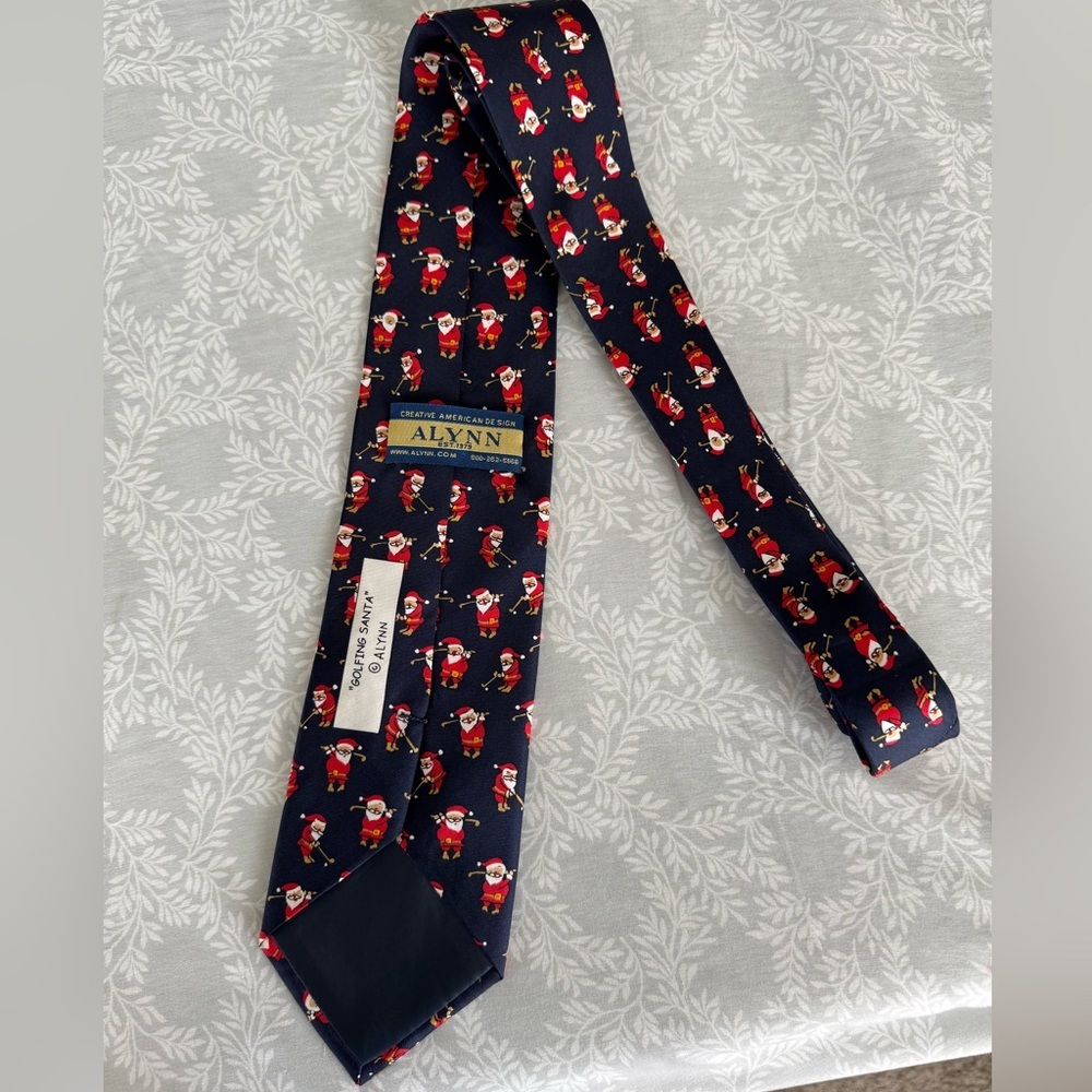 Golfing Santa By Alynn Men’s Tie. NWOT - Picture 5 of 6